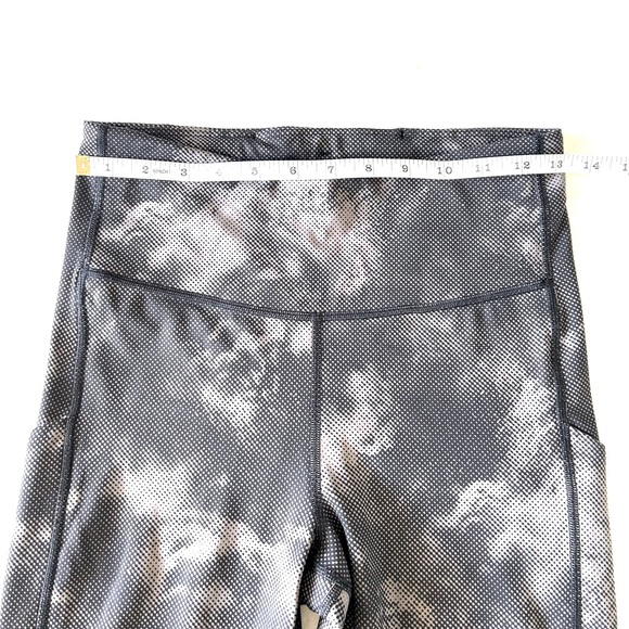 Athleta 598755 Ultimate Stash Pocket Printed Capri - Picture 9 of 11